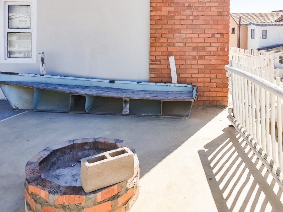 4 Bedroom Property for Sale in Port Nolloth Northern Cape